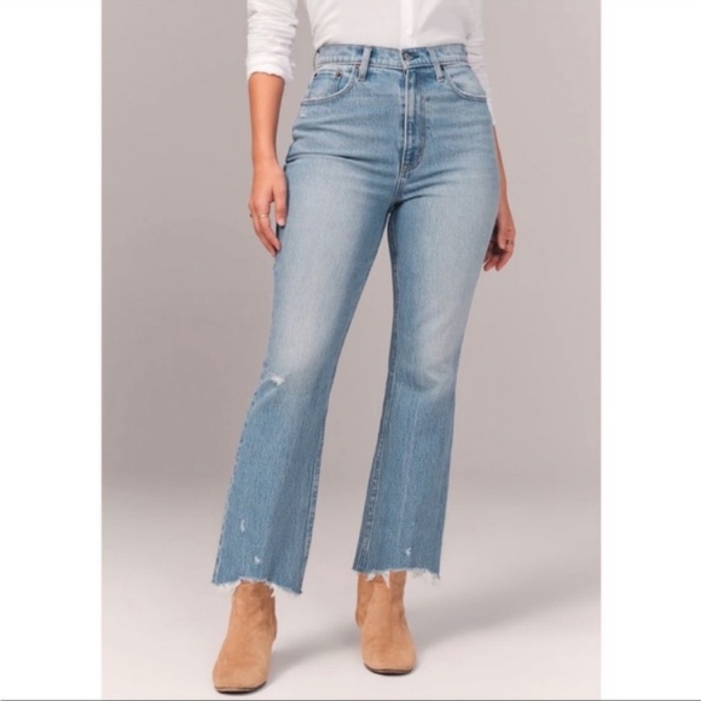Abercrombie and Fitch Ultra High Rise Kick Flare Raw Hem Jeans Light Wash 28 6